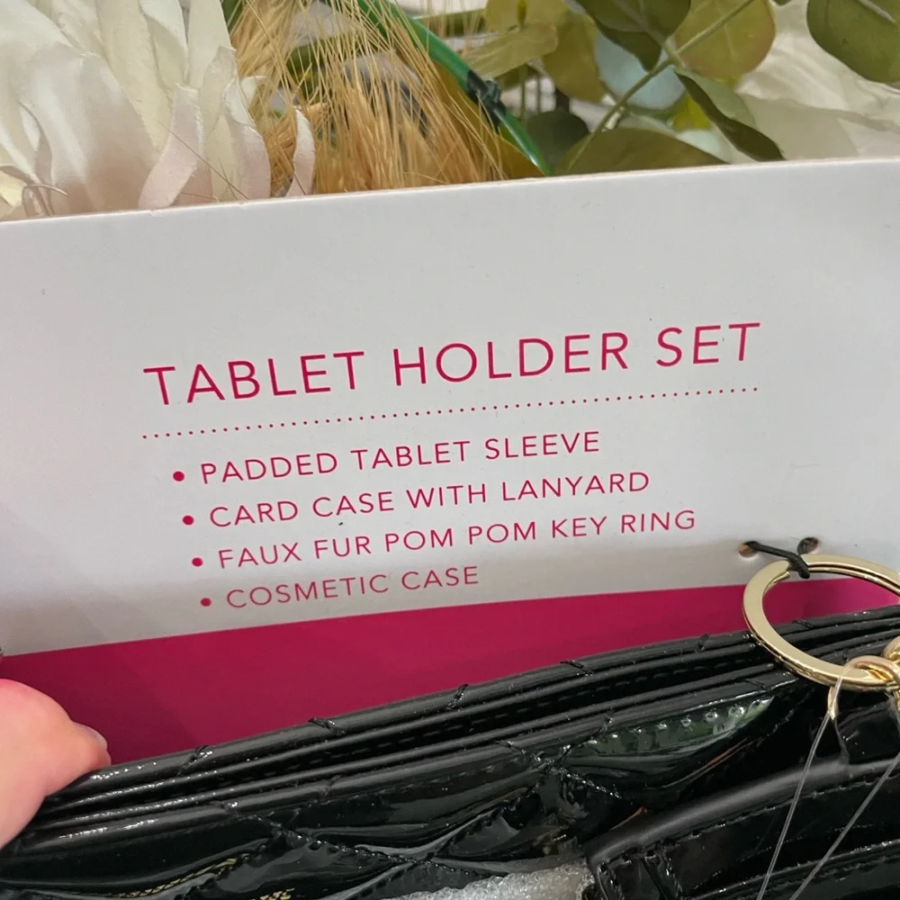 ISAAC MIZRAHI BLACK PATTEN TABLET HOLDER SET